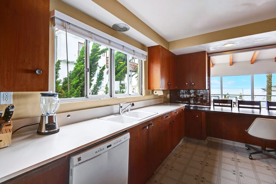 11-KITCHEN REVERSE RS.jpg