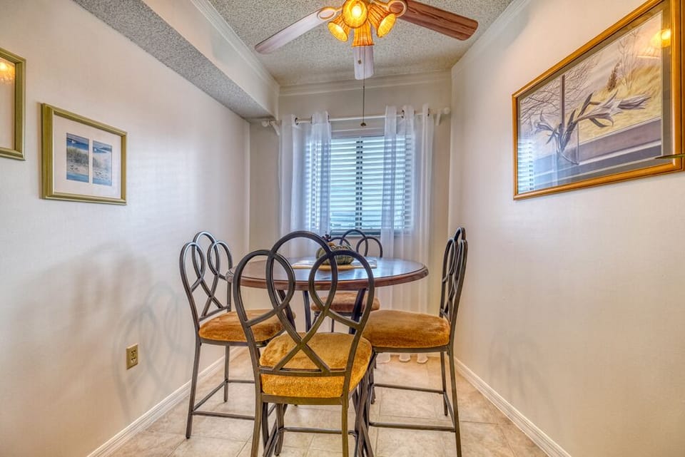Breakfast Nook