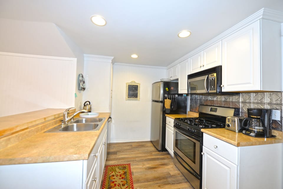 234CL - Kitchen