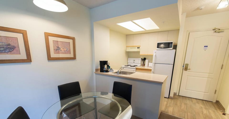 Bright fully equipped kitchen