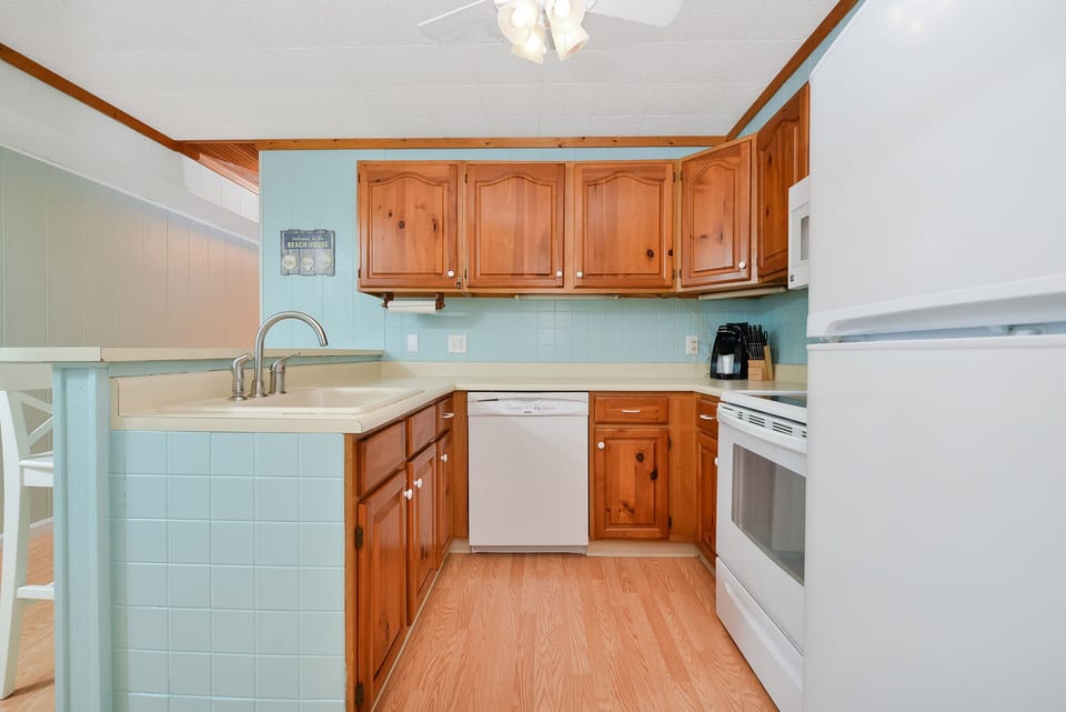 Dishwasher, Garbage Disposal, Full Sized Refrigerator With Ice Maker