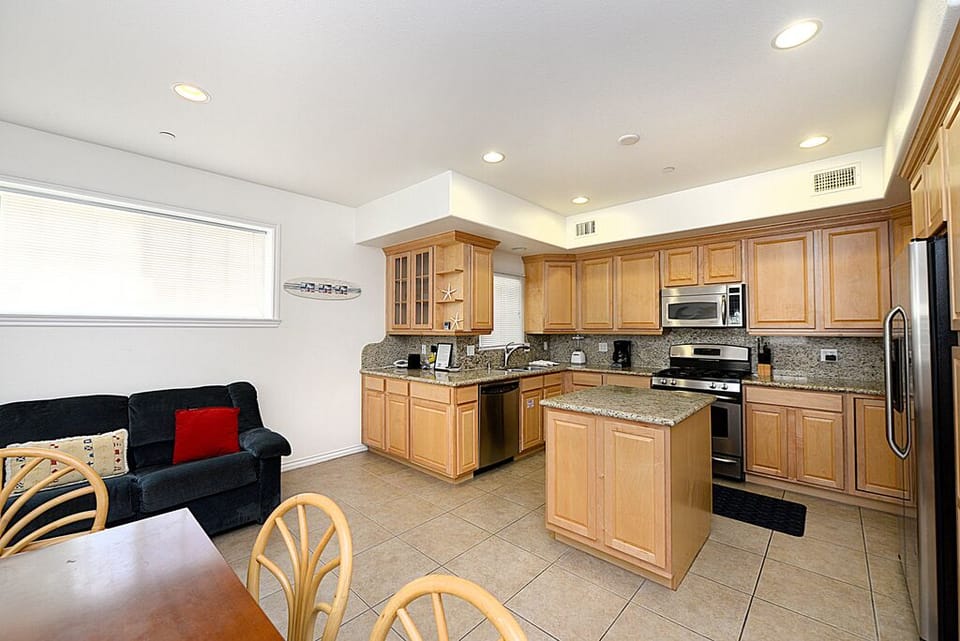 227bb-livingarea-004