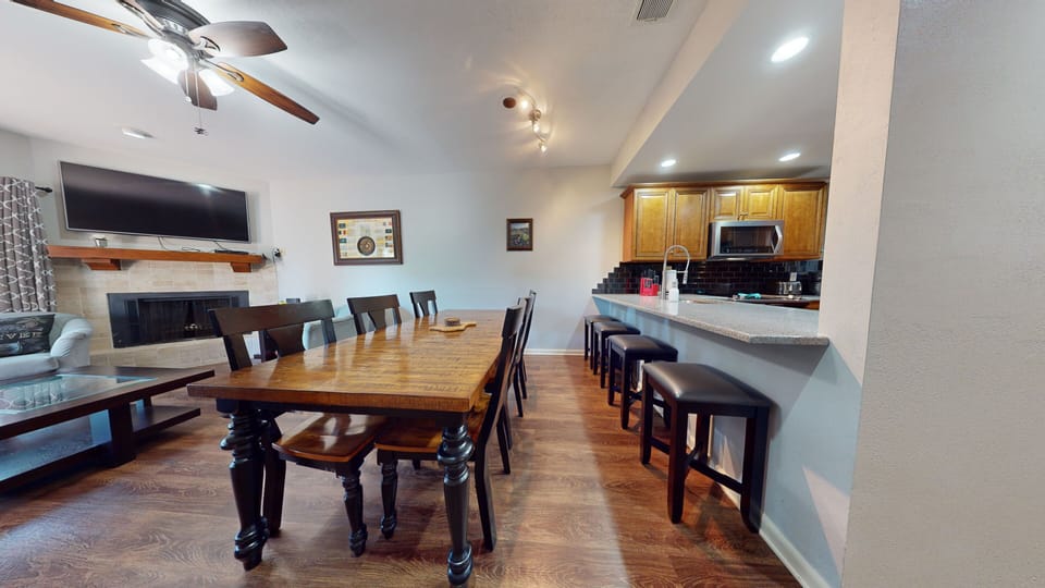 Dining Area Seating Six