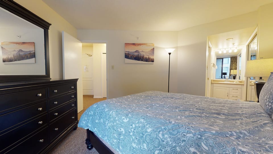 Queen bedroom