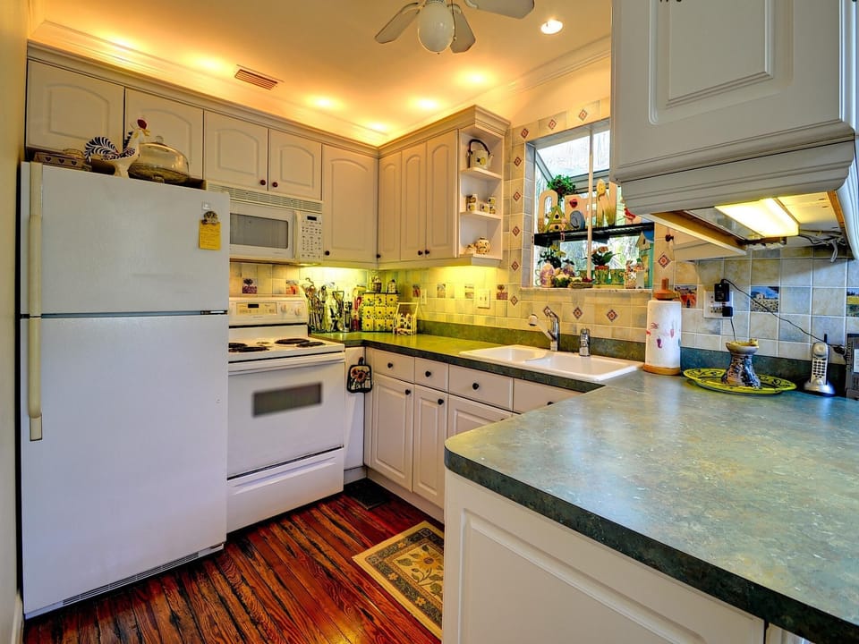 Complete kitchen makes this a home away from home