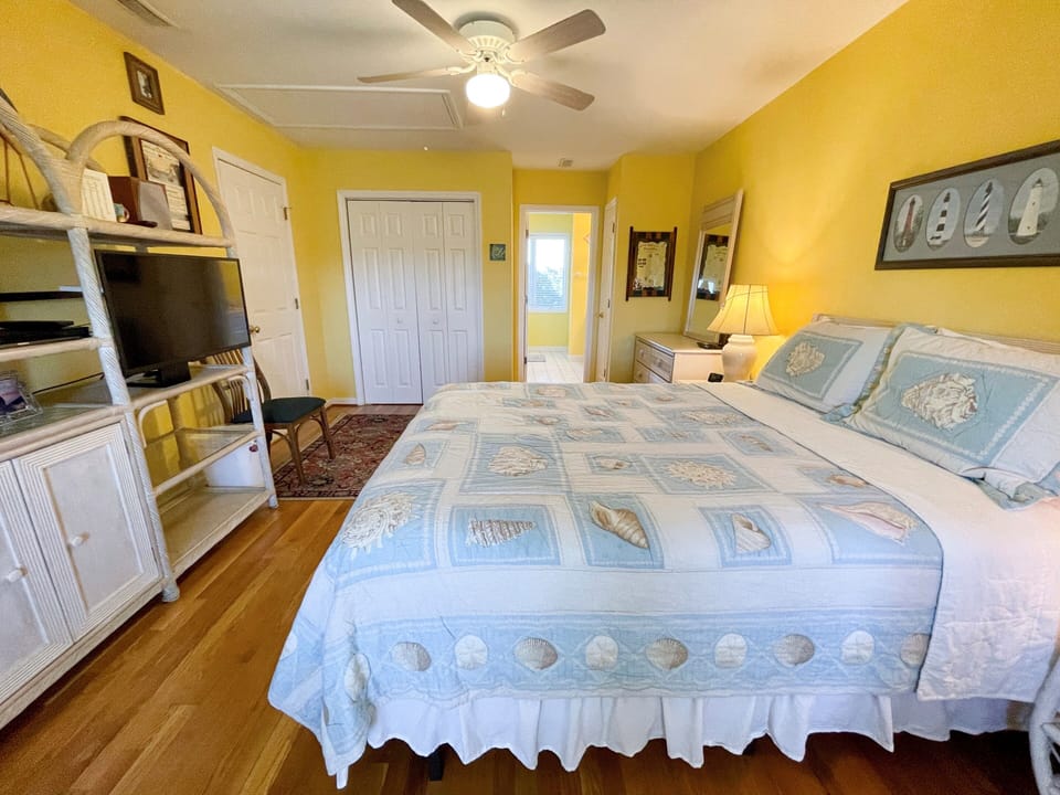 Primary Bedroom 2 (alternate view)