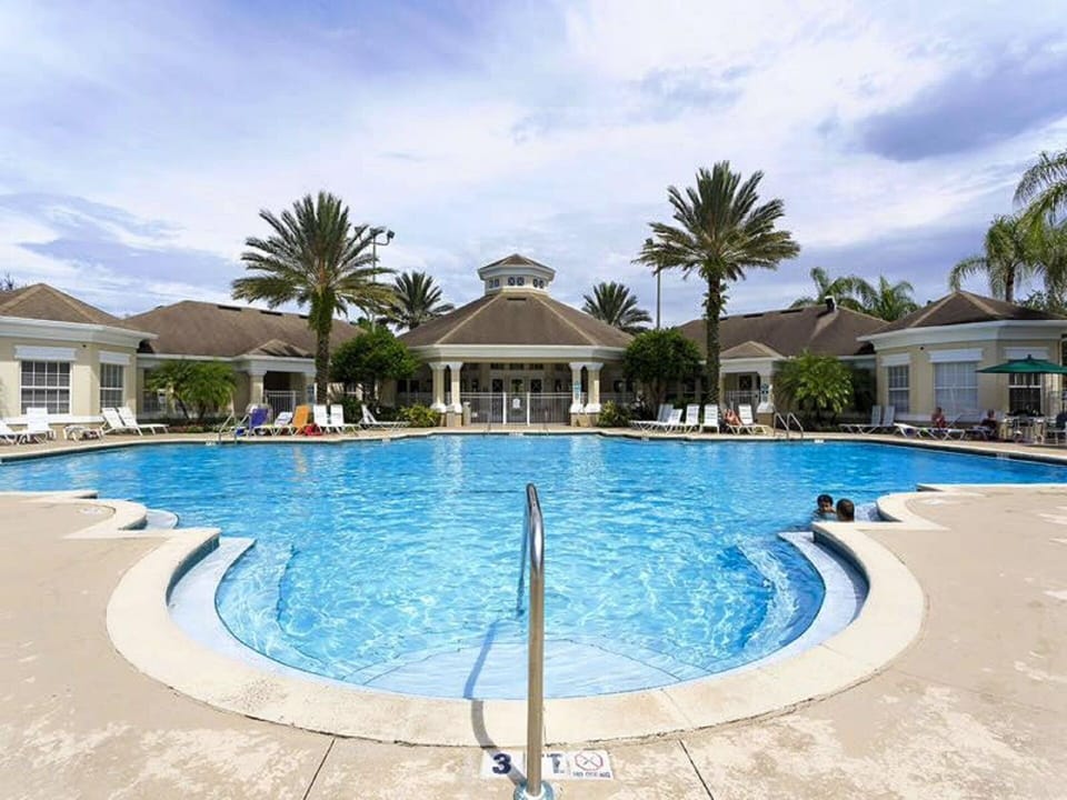 Club house & Pool