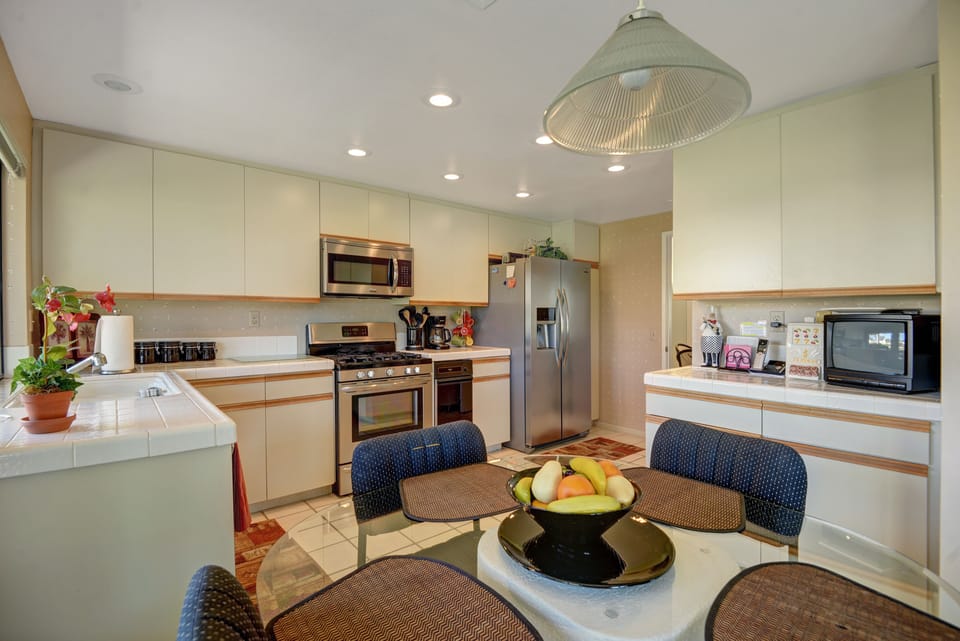 K0343 - 13 - KITCHEN REVERSE.jpg