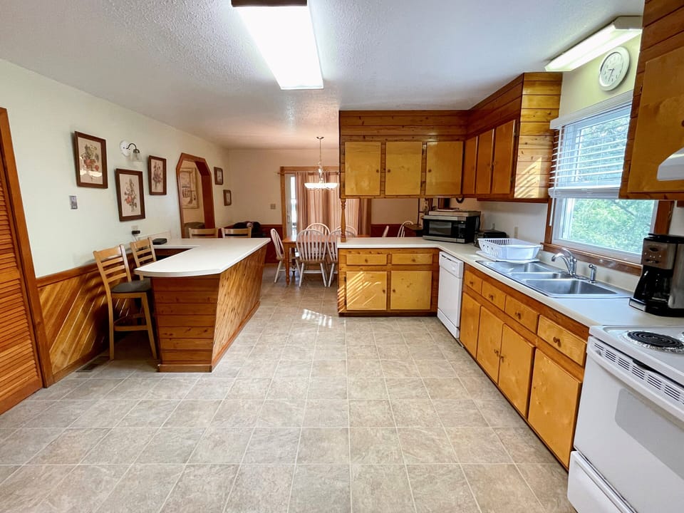 Overall Kitchen and Dining