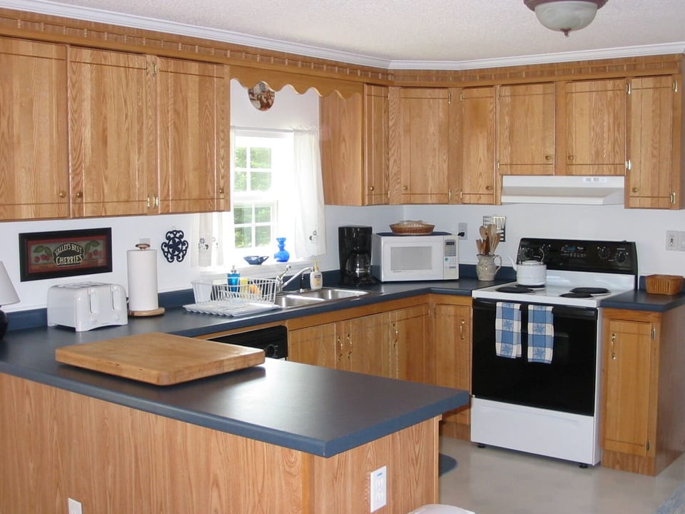 Large Fully-Equipped Kitchen with Great Counter and Cabinet Space! 