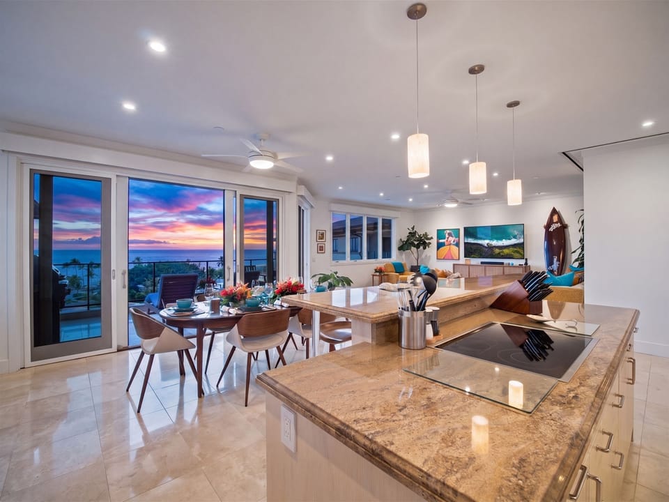K507 Wailea Seashore Suite - Indoor Dining and Kitchen