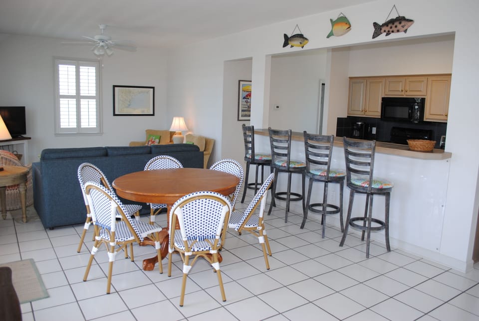 Additional Dining and Kitchen