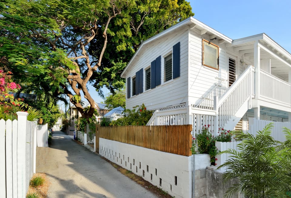 Located on a tiny historic Old Town lane, Key West perfect!