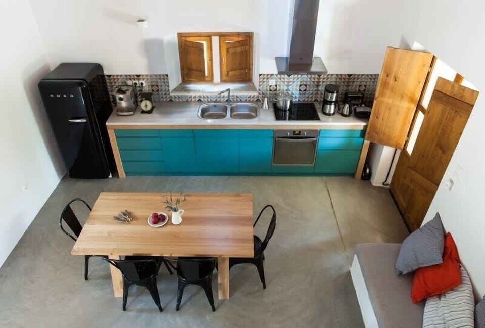 The kitchen-living area