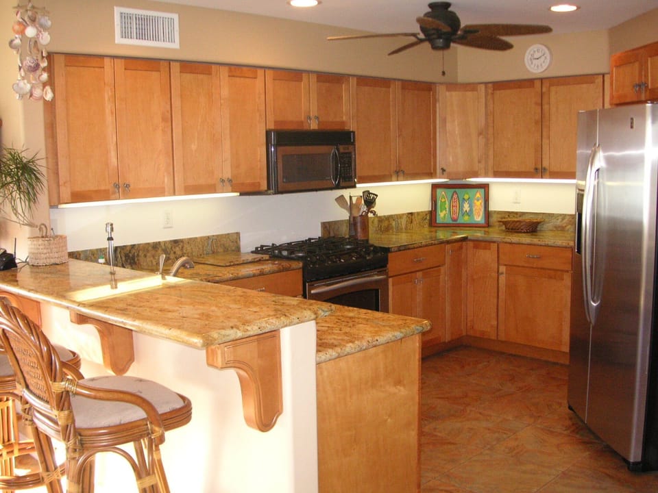 Kitchen is complete service for 8-10-12
