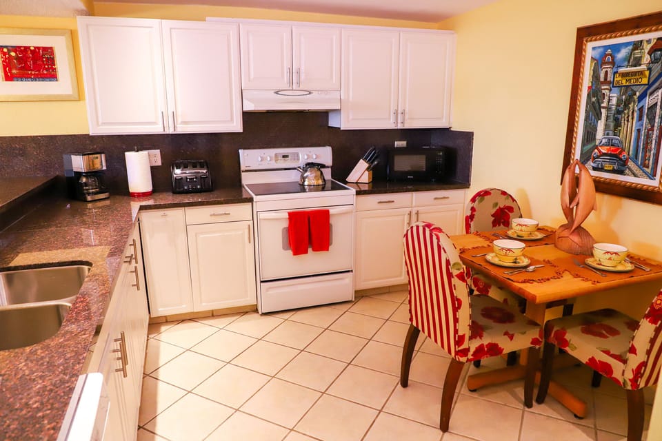 eat in kitchen with all small appliance stove microwave d/w refrig with ice make