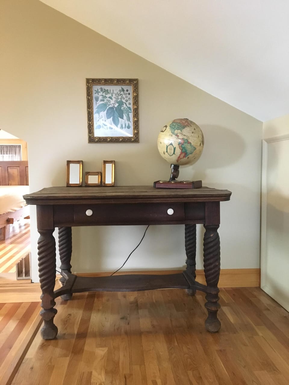Uniquely furnished with plenty of local hiking, waterfall, food and brewery maps
