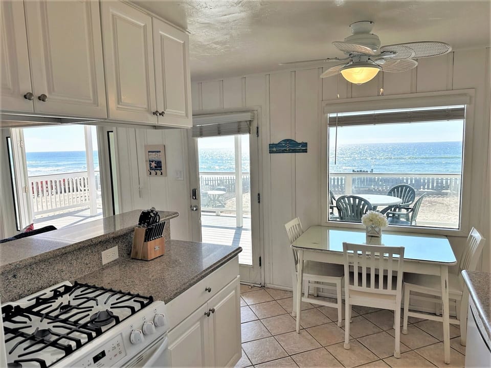 Endless Ocean Views!