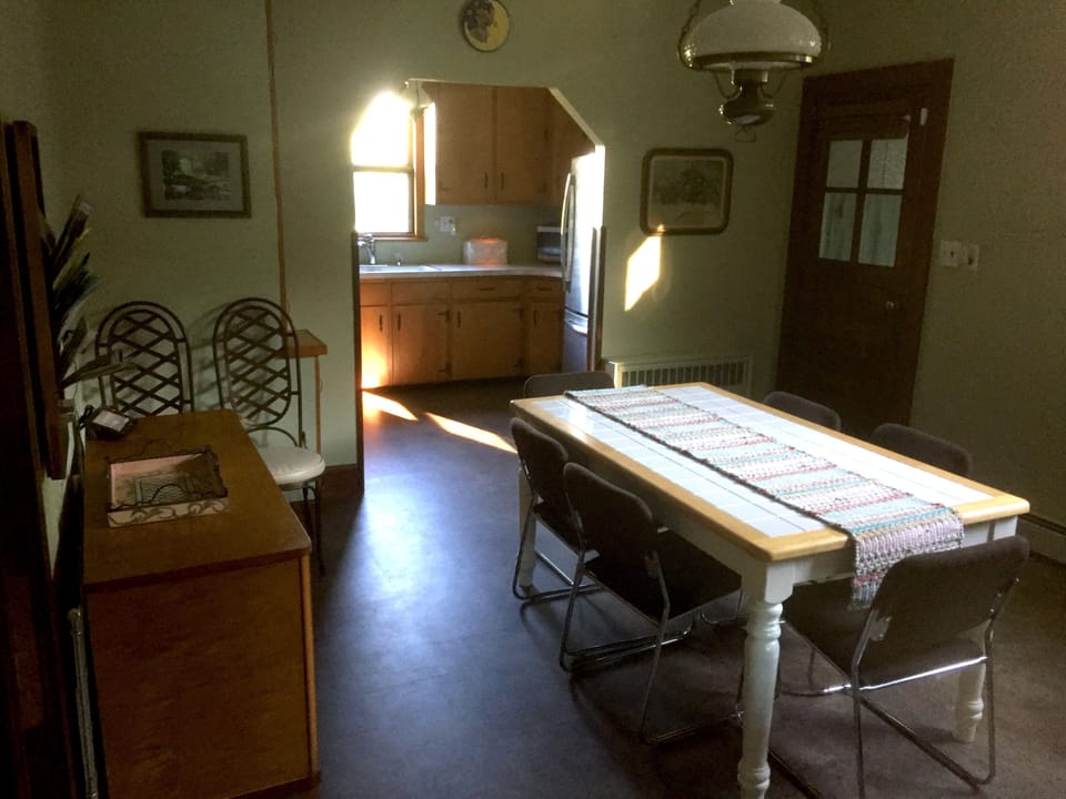 Dining area - Farm table (seats 6)