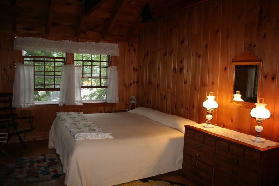 King bedroom #2, views of lake