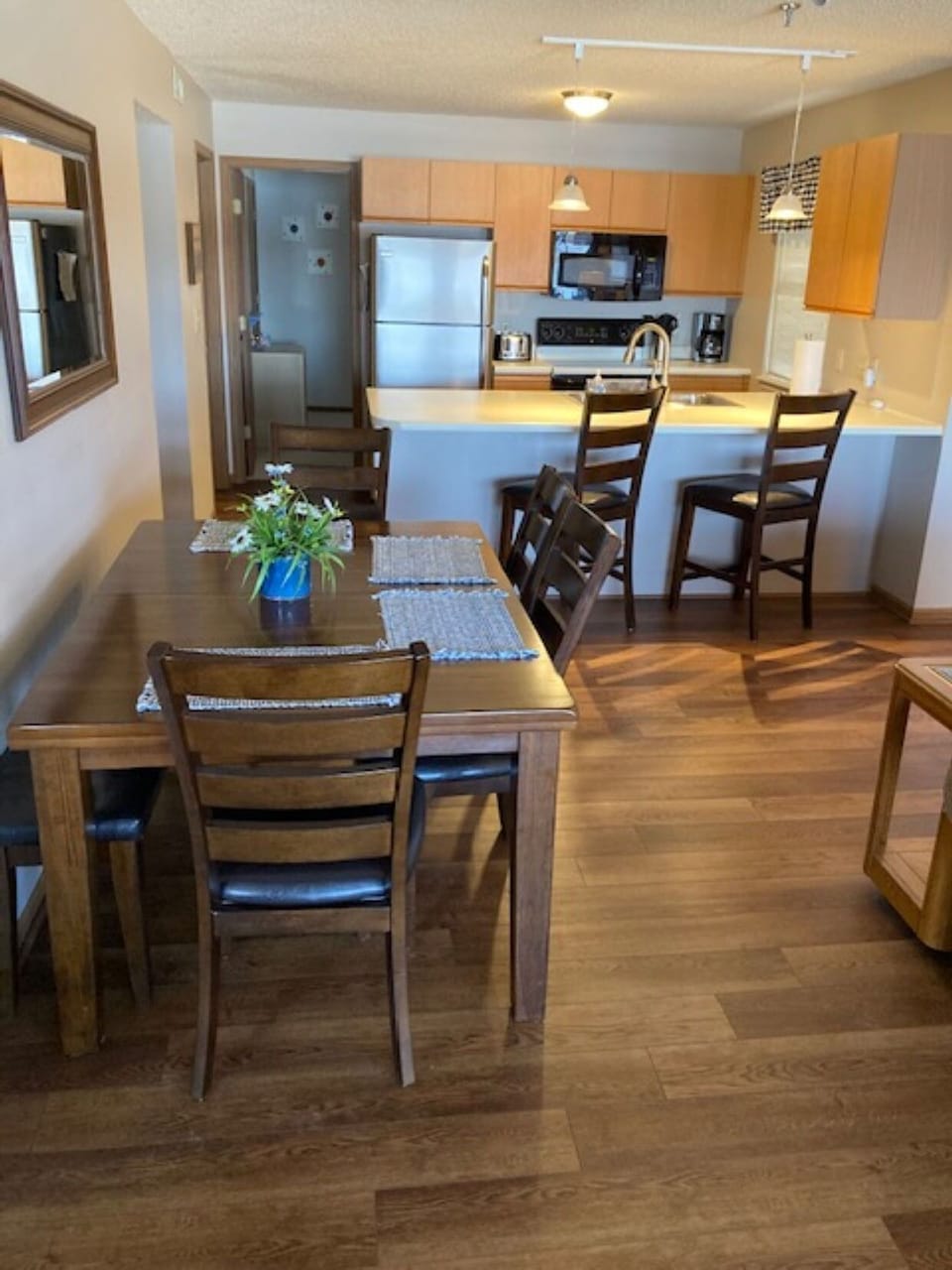 Two additional tall chairs to eat at the counter and watch the Chef prep meals. 