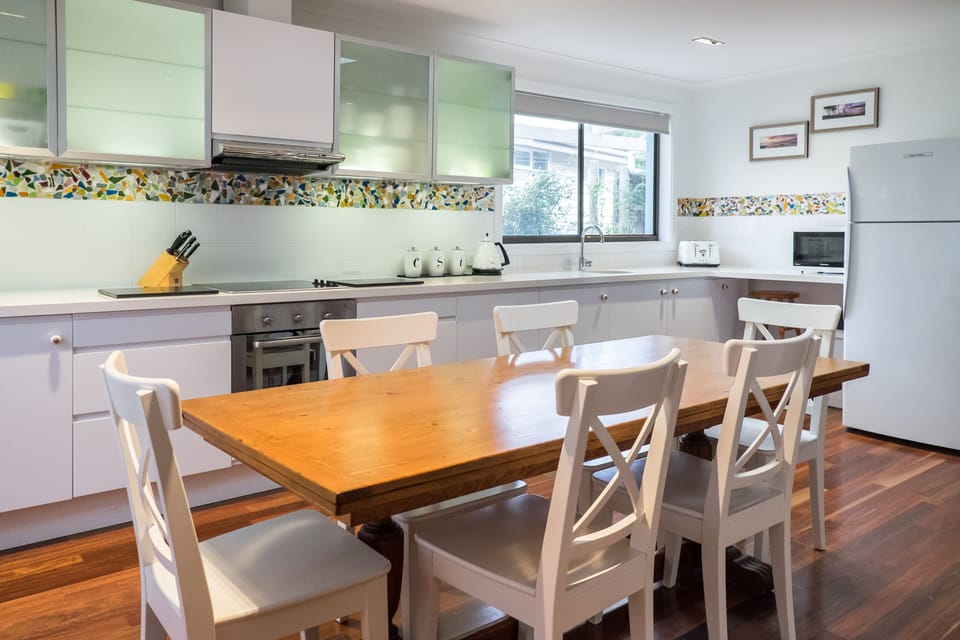 Dining & kitchen