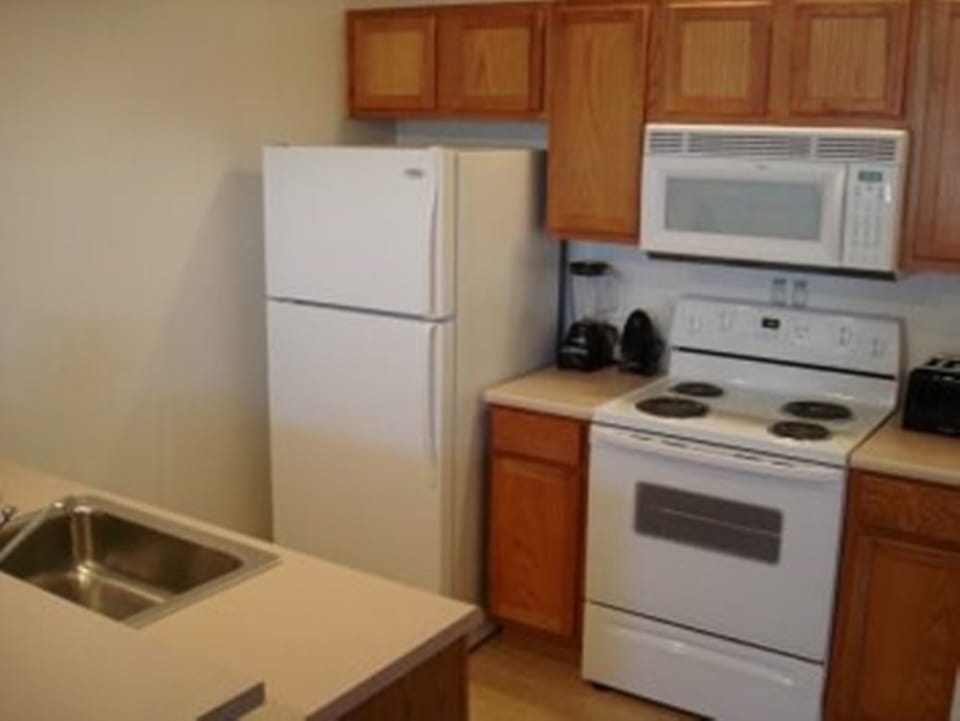 fully equipped kitchen
