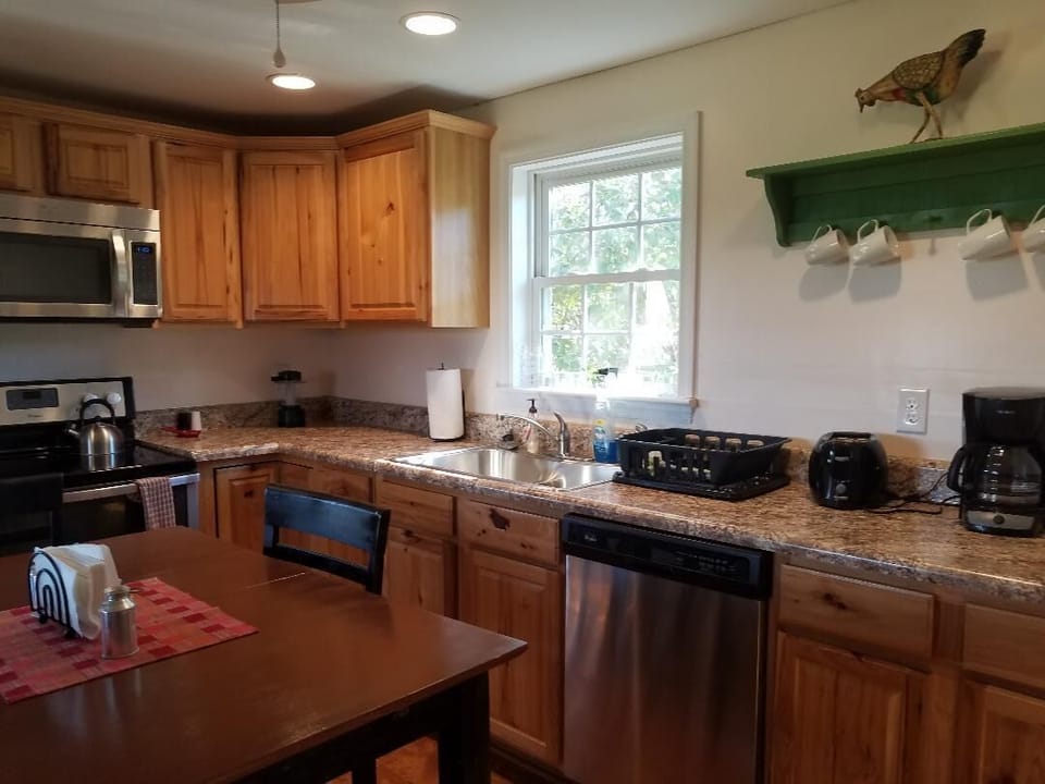 The kitchen and kitchen table