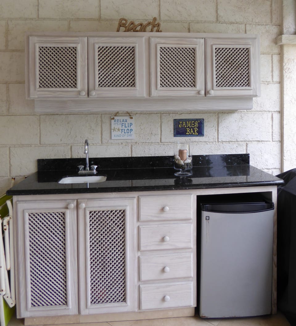 Wet bar on patio