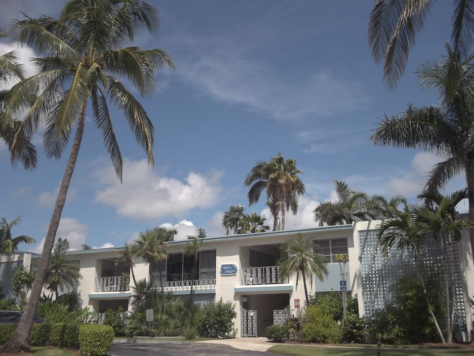 Mariner Condominium 
Front View