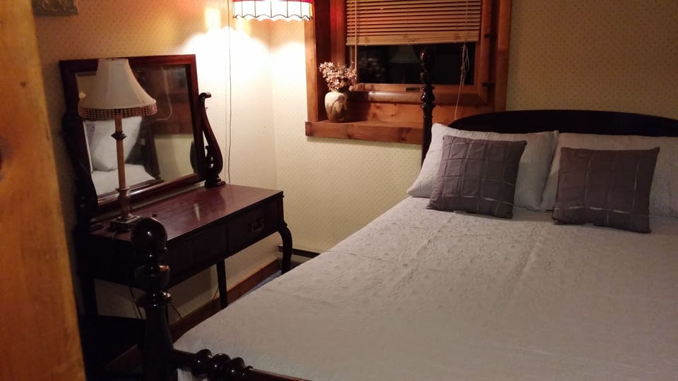 Bedroom - double bed
