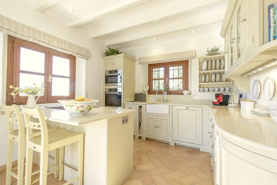 Fully fitted Shaker style kitchen with Miele appliances 