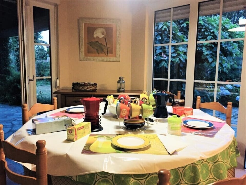 Dinning area in kitchen with views to garden