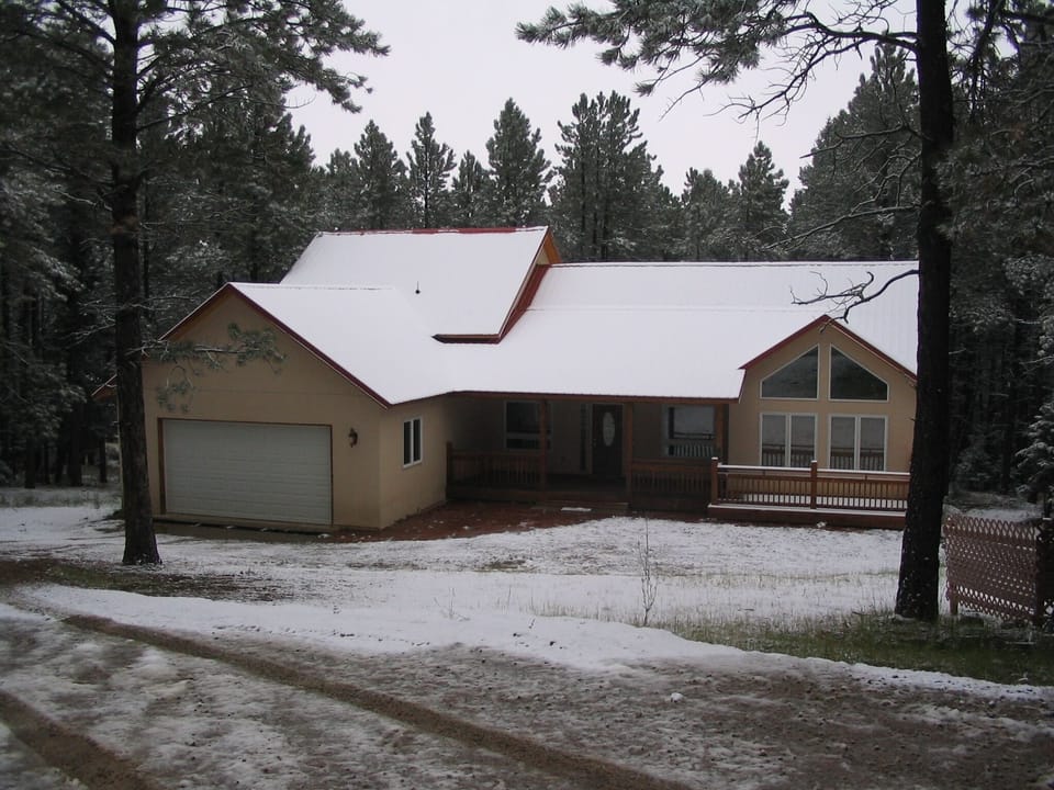 Beautiful Mountain Home - first dusting of snow.