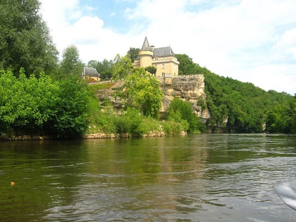Beautiful chateaux nearby the river La Vèzère
