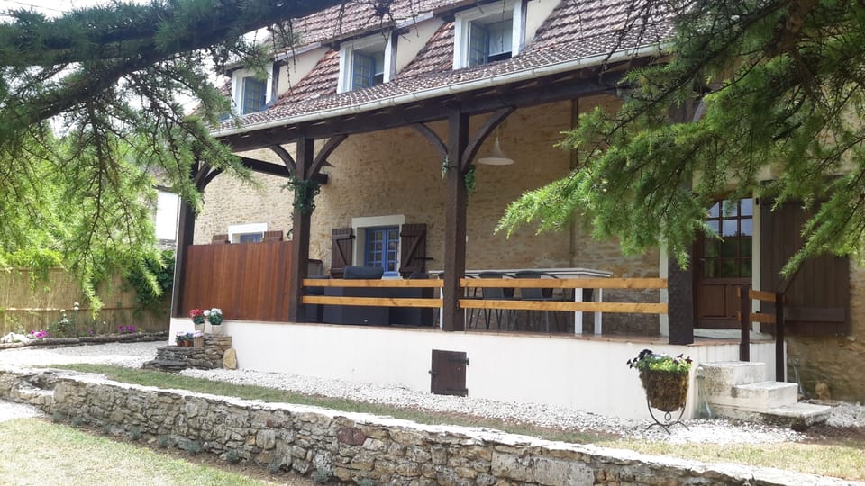 The veranda near the garden
