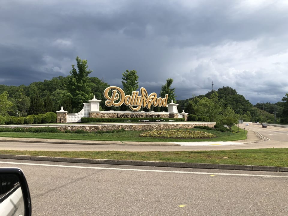 Close to Dollywood 