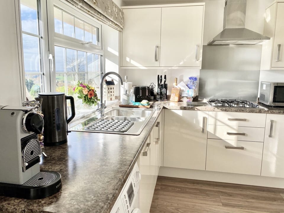 For a comfortable stay, coffee machine, dishwasher, microwave, toaster, etc 