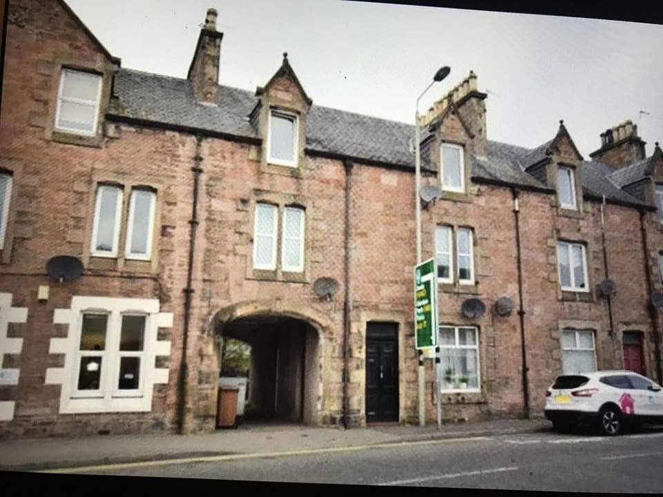 Flat is located in historical conservation area of Inverness 