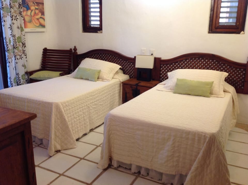 2nd bedroom 
2 single beds option