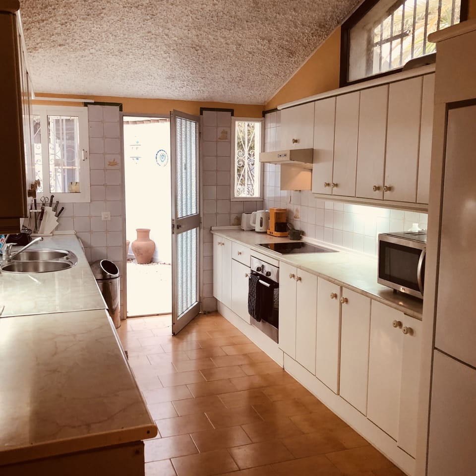 Well equipped and fully functional kitchen