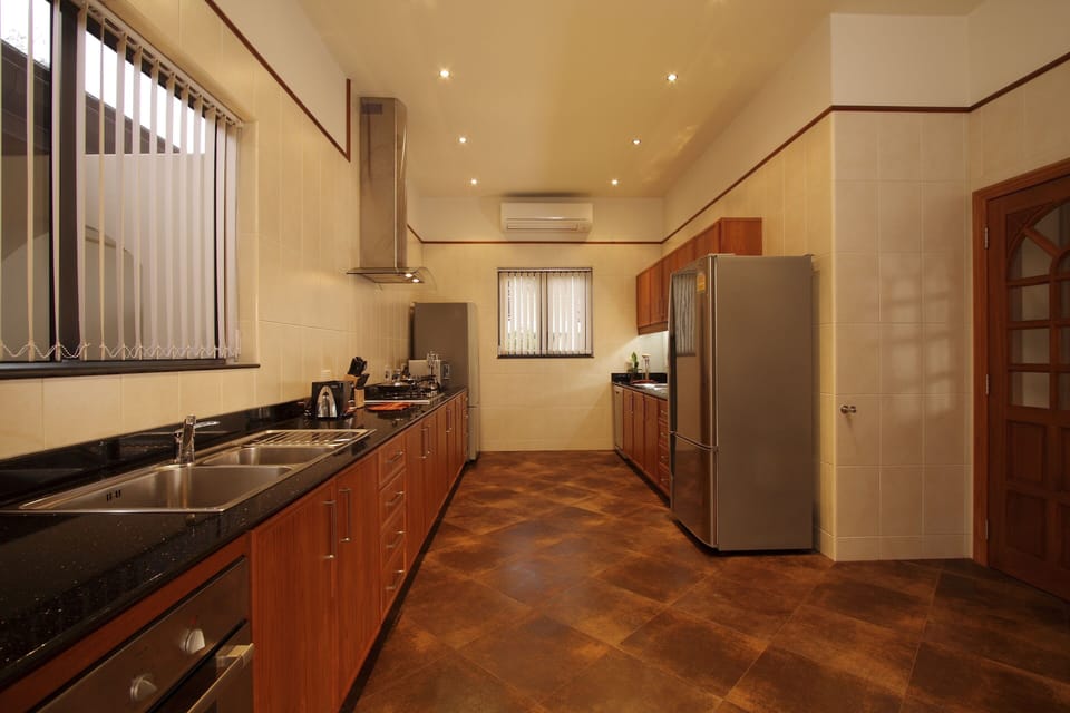 Huge well equipped kitchen, oven dishwasher and 2 fridges.