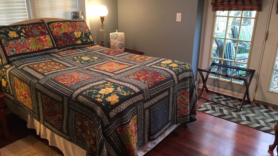 Bedroom #3:  Sleeps 2
Queen Bed
French Doors open to outside
