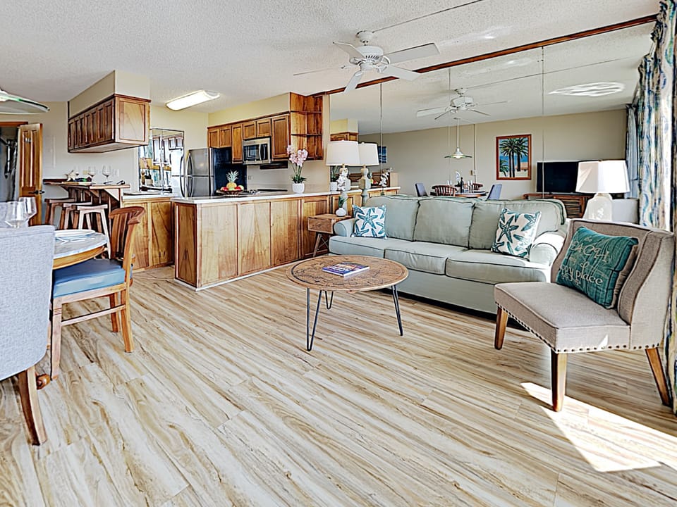 Living Room - Windows let in the Maui sun!