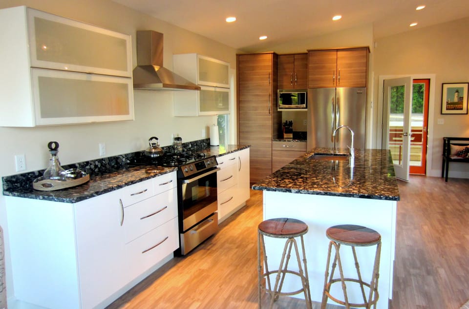 Gourmet kitchen full equipped with every convenience