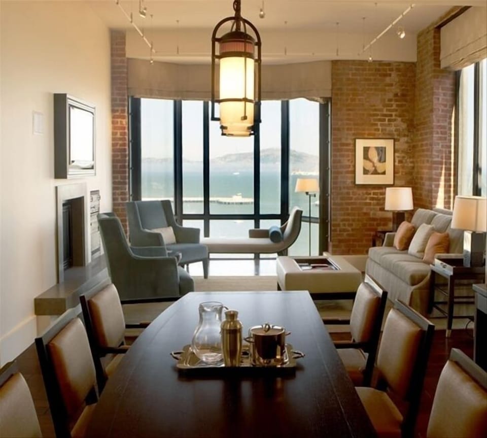 Living space--dining table for 6
