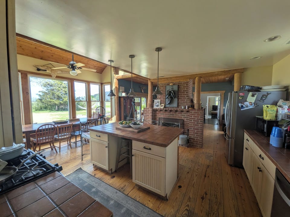 Kitchen/dining