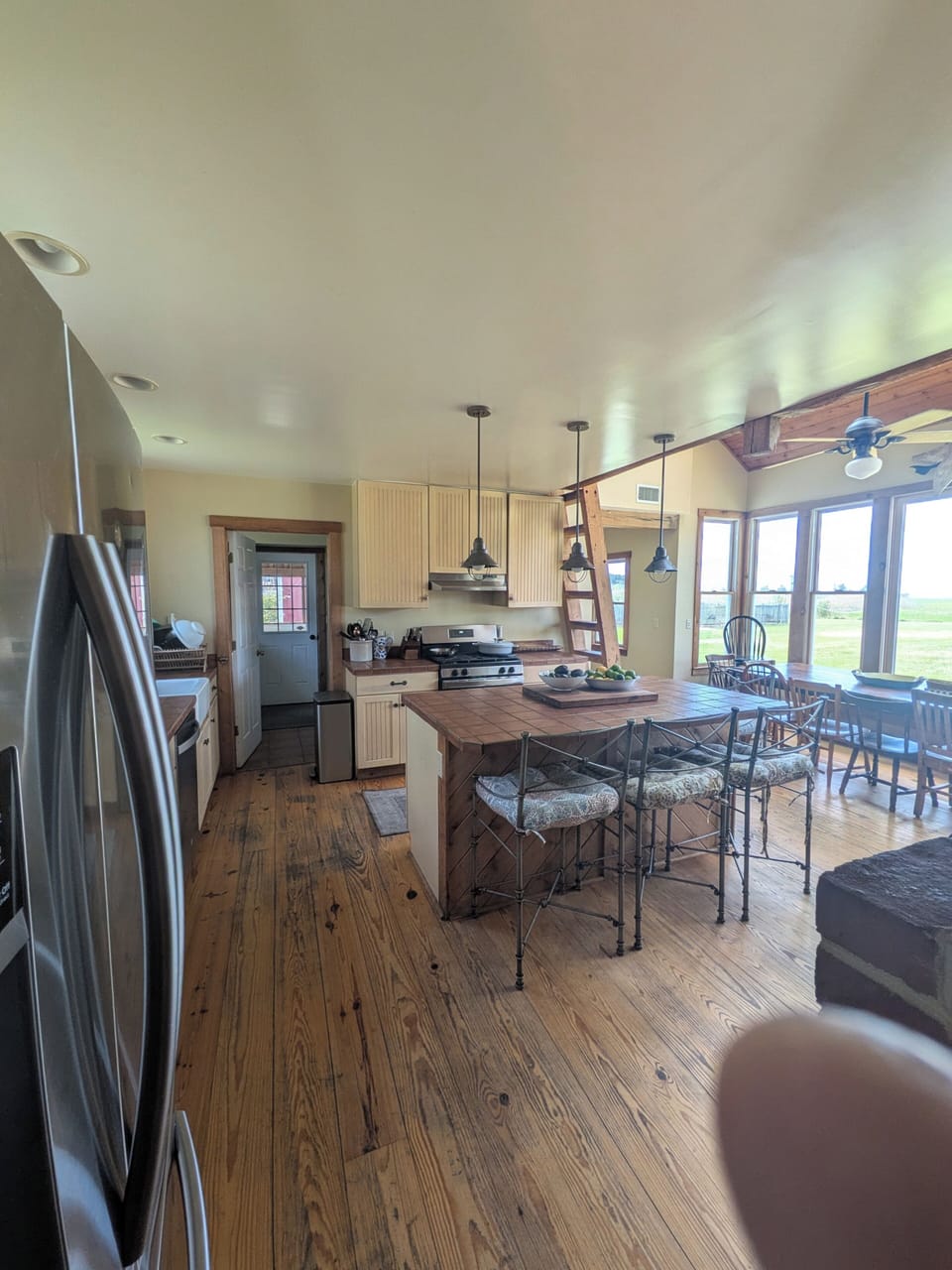 Kitchen/dining