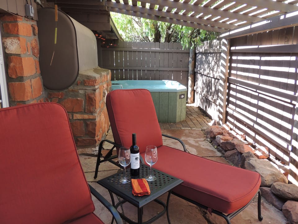 Jacuzzi area