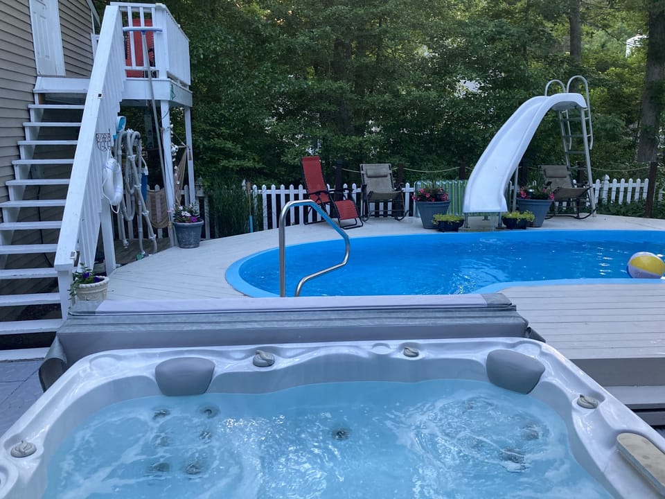 Hot Tub is Poolside.